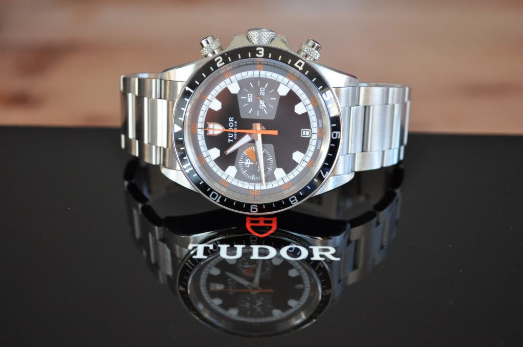 tudor luxe horloge kopen tips 
https://pixabay.com/de/photos/uhr-luxus-schmuck-lifestyle-3985268/