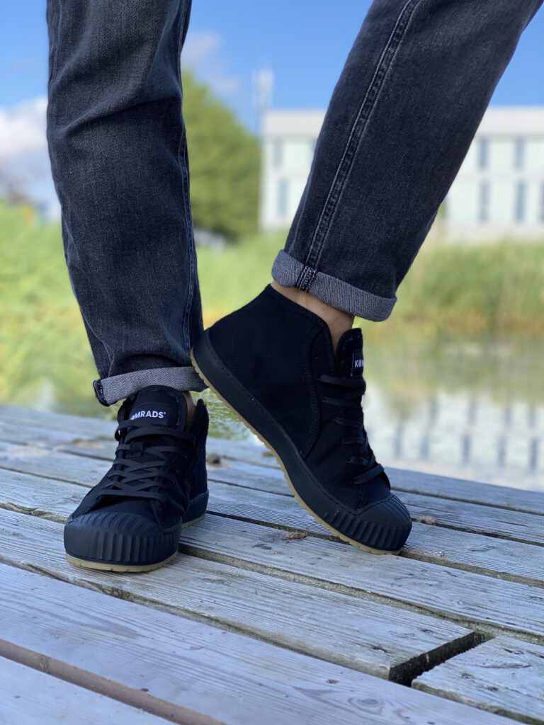 zwarte Komrads sneaker