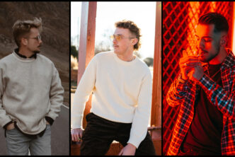 Drie mannen met trendy herenkapsels voor 2025: een nonchalante golvende coupe, een moderne mullet en een strakke slicked-back stijl, gefotografeerd in verschillende sfeervolle settings.